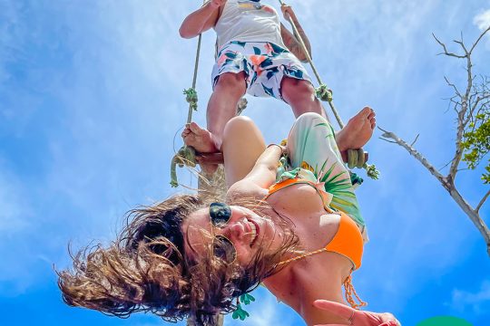 Casal no balanço em Jericoacoara