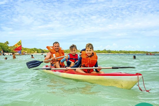 Jeri num passeio de caiaque em família